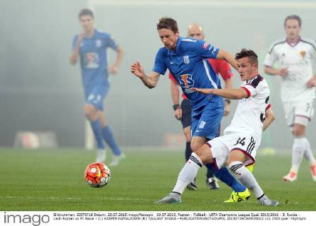 29.07.2015, Poznan - Fußball - UEFA Champions League Quali 2015 2016 - 3. Runde - Lech Poznan vs FC Basel - (L) KASPER HAMALAINEN (R) TAULANT XHAKA -  20150729CSWK35012