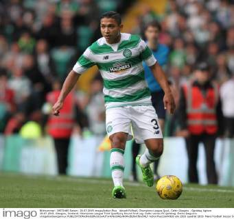 Aktuell FuÃŸball, Champions League Quali, Celtic Glasgow - Qarabag Agdam 29.07.2015. Glasgow, Scotland. Champions League Third Qualifying Round First Leg. Celtic versus FK Qarabag. Emilio Izaguirre xVagelisxGeorgarioux  ActionPlus11644928