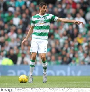 Aktuell FuÃŸball, Champions League Quali, Celtic Glasgow - Qarabag Agdam 29.07.2015. Glasgow, Scotland. Champions League Third Qualifying Round First Leg. Celtic versus FK Qarabag. Nir Bitton xVagelisxGeorgarioux  ActionPlus11644930