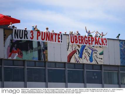 SOCCER - CL quali, Malmoe vs RBS SALZBURG,AUSTRIA,04.AUG.15 - UEFA Champions League, qualification, Malmoe FF vs Red Bull Salzburg, preview, departure of RBS from Salzburg airport. Image shows fans. Keywords: banner. GEPAxpictures xFelixxRoittner