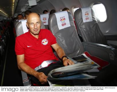 SOCCER - CL quali, Malmoe vs RBS SALZBURG,AUSTRIA,04.AUG.15 - UEFA Champions League, qualification, Malmoe FF vs Red Bull Salzburg, preview, departure of RBS from Salzburg airport. Image shows head coach Peter Zeidler (RBS). GEPAxpictures xFelixxRoittner