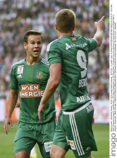 SOCCER - CL quali, Ajax vs Rapid AMSTERDAM,NETHERLANDS,04.AUG.15 - SOCCER - UEFA Champions League, qualification, AFC Ajax Amsterdam vs SK Rapid Wien. Image shows the rejoicing of Louis Schaub and Robert Beric (Rapid). Keywords: Wien Energie. GEPAxpictures xM.xHoermandinger