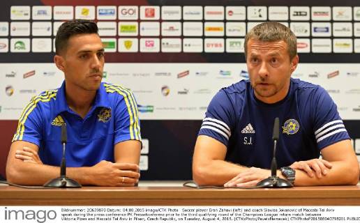 Soccer player Eran Zahavi (left) and coach Slavisa Jokanovic of Maccabi Tel Aviv speak during the press conference PK Pressekonferenz prior to the third qualifying round of the Champions League return match between Viktoria Plzen and Maccabi Tel Aviv in Pilsen, Czech Republic, on Tuesday, August 4, 2015. (CTKxPhoto PavelxNemecek) CTKPhotoP201508040798201  nmc1