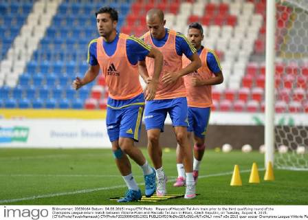 Players of Maccabi Tel Aviv train prior to the third qualifying round of the Champions League return match between Viktoria Plzen and Maccabi Tel Aviv in Pilsen, Czech Republic, on Tuesday, August 4, 2015. (CTKxPhoto PavelxNemecek) CTKPhotoP201508040812001  nmc7