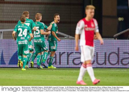 (L-R) Stephan Auer of Rapid Wien, Christopher Dibon of Rapid Wien, Srdan Grahovac of Rapid Wien, Louis Schaub of Rapid Wien, Daley Sinkgraven of Ajax during the UEFA Champions League third qualifying round match between Ajax and Rapid Wien on August 4, 2015 at the Amsterdam Arena in Amsterdam, The Netherlands. Ajax Amsterdam v Rapid Wien Champions league third qualifying round 2015 2016 xVIxxIVx 4161202