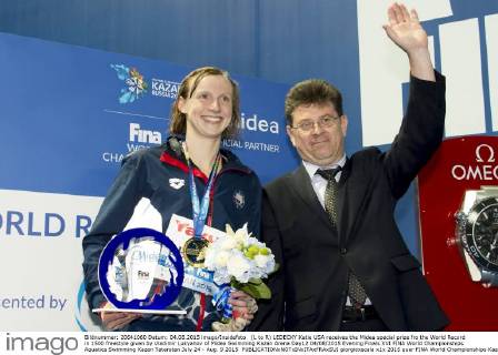 (L to R) LEDECKY Katie USA receives the Midea special prize fro the World Record in 1500 freestyle given by Vladimir Lukyanov of Midea Swimming Kazan Arena Day12 04 08 2015 Evening Finals XVI FINA World Championships Aquatics Swimming Kazan Tatarstan July 24 - Aug. 9 2015 giorgioxscala