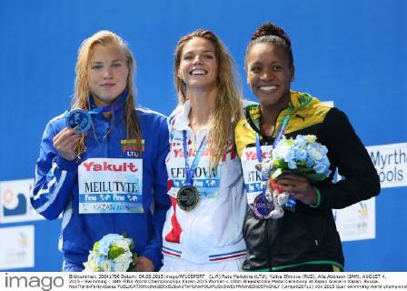 (L-R) Ruta Meilutyte (LTU), Yuliya Efimova (RUS), Alia Atkinson (JAM), AUGUST 4, 2015 - Swimming : 16th FINA World Championships Kazan 2015 Women s 100m Breaststroke Medal Ceremony at Kazan Arena in Kazan, Russia. NoxThirdxPartyxSales  (umqa026711)