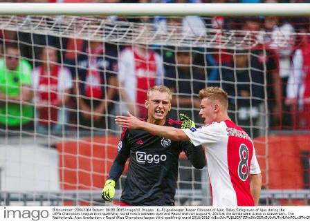 (L-R) goalkeeper Jasper Cillessen of Ajax, Daley Sinkgraven of Ajax during the UEFA Champions League third qualifying round match between Ajax and Rapid Wien on August 4, 2015 at the Amsterdam Arena in Amsterdam, The Netherlands. Ajax Amsterdam v Rapid Wien Champions league third qualifying round 2015 2016 xVIxxIVx 4161495