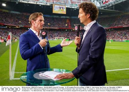 (L-R) analist Ronald de Boer of SBS 6, interviewer Jan Joost van Gangelen of SBS 6 during the UEFA Champions League third qualifying round match between Ajax and Rapid Wien on August 4, 2015 at the Amsterdam Arena in Amsterdam, The Netherlands. Ajax Amsterdam v Rapid Wien Champions league third qualifying round 2015 2016 xVIxxIVx 4161505