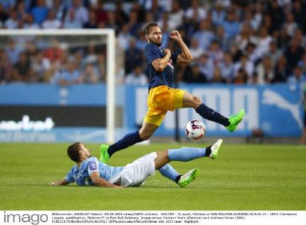 SOCCER - CL quali, Malmoe vs RBS MALMOE,SWEDEN,05.AUG.15 - UEFA Champions League, qualification, Malmoe FF vs Red Bull Salzburg. Image shows Vladimir Rodic (Malmoe) and Andreas Ulmer (RBS). GEPAxpictures xFelixxRoittner