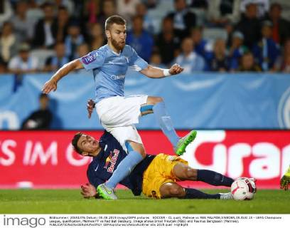 SOCCER - CL quali, Malmoe vs RBS MALMOE,SWEDEN,05.AUG.15 - UEFA Champions League, qualification, Malmoe FF vs Red Bull Salzburg. Image shows Smail Prevljak (RBS) and Rasmus Bengtsson (Malmoe). GEPAxpictures xFelixxRoittner