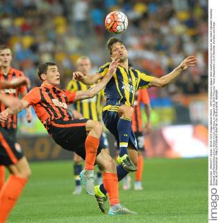 UEFA Champions League third qualifying round second leg match between Shakhtar Donetsk and Fenerbahce at Lviv Arena in Lviv, Ukraine, on August 05, 2015 Pictured: Taras Stepanenko (L) of Shakhtar Donetks and Diego Ribas (R) of Fenerbahce. 