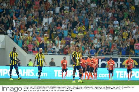 UEFA Champions League third qualifying round second leg match between Shakhtar Donetsk and Fenerbahce at Lviv Arena in Lviv, Ukraine, on August 05, 2015 Pictured:Moussa Sow, Raul Meireles (C) and Luis Nani(R) of Fenerbahce. 
