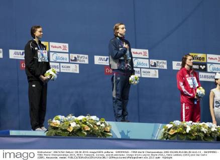 SWIMMING - FINA World Championships 2015 KAZAN,RUSSIA,08.AUG.15 - SWIMMING - FINA World Championships 2015, 800m freestyle, women, award ceremony. Image shows Lauren Boyle (NZL), Katie Ledecky (USA) and Jaz Carlin (GBR). Keywords: medal. GEPAxpictures xPhilippxBrem