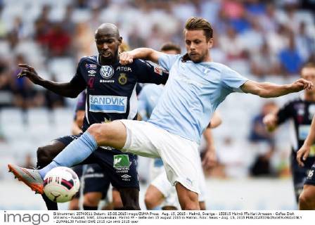 Aug. 15, 2015 - Malmö, Sverige - 150815 Malmö FFs Kari Arnason - Gefles Dioh Williams - Fussball, SWE, Allsvenskan: Malmö FF - Gefle den 15 august 2015 in Malmö..Foto: News - Aug. 15, 2015 - ZUMAb138