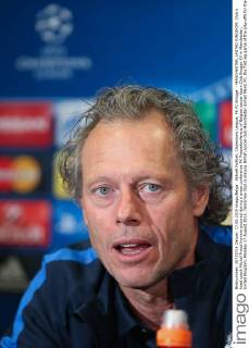 Aktuell Fußball, Champions League, PK FC Brügge - MANCHESTER, UNITED KINGDOM: Club s head coach Michel Preud homme pictured during a press conference PK Pressekonferenz of Belgian soccer team Club Brugge KV in Manchester, United Kingdom, Monday 17 August 2015. Tomorrow Club is playing British soccer club Manchester United ManU FC, the first leg game of the play-offs for the UEFA Champions League competition. BRUNOxFAHY  x04682360x