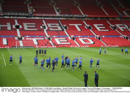 Aktuell Fußball, Champions League, Training FC Brügge in Manchester - MANCHESTER, UNITED KINGDOM: Club s players pictured in the Old Trafford stadium during a training session of Belgian soccer team Club Brugge KV in Manchester, United Kingdom, Monday 17 August 2015. Tomorrow Club is playing British soccer club Manchester United ManU FC, the first leg game of the play-offs for the UEFA Champions League competition. BRUNOxFAHY  x04682372x