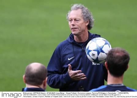 Aktuell Fußball, Champions League, Training FC Brügge in Manchester - MANCHESTER, UNITED KINGDOM: Club s head coach Michel Preud homme pictured during a training session of Belgian soccer team Club Brugge KV in Manchester, United Kingdom, Monday 17 August 2015. Tomorrow Club is playing British soccer club Manchester United ManU FC, the first leg game of the play-offs for the UEFA Champions League competition. BRUNOxFAHY  x04682377x
