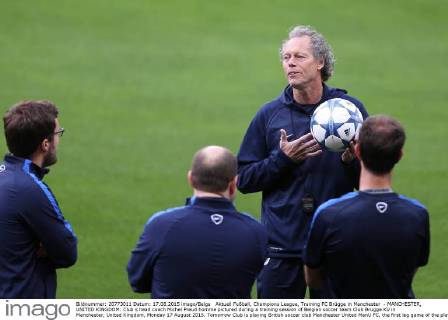 Aktuell Fußball, Champions League, Training FC Brügge in Manchester - MANCHESTER, UNITED KINGDOM: Club s head coach Michel Preud homme pictured during a training session of Belgian soccer team Club Brugge KV in Manchester, United Kingdom, Monday 17 August 2015. Tomorrow Club is playing British soccer club Manchester United ManU FC, the first leg game of the play-offs for the UEFA Champions League competition. BRUNOxFAHY  x04682378x