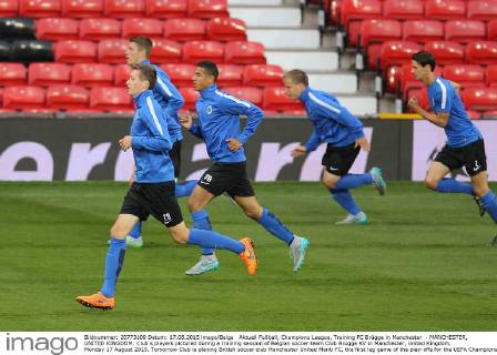 Aktuell Fußball, Champions League, Training FC Brügge in Manchester - MANCHESTER, UNITED KINGDOM: Club s players pictured during a training session of Belgian soccer team Club Brugge KV in Manchester, United Kingdom, Monday 17 August 2015. Tomorrow Club is playing British soccer club Manchester United ManU FC, the first leg game of the play-offs for the UEFA Champions League competition. BRUNOxFAHY  x04682385x