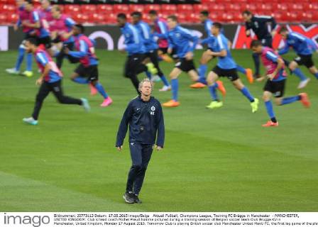 Aktuell Fußball, Champions League, Training FC Brügge in Manchester - MANCHESTER, UNITED KINGDOM: Club s head coach Michel Preud homme pictured during a training session of Belgian soccer team Club Brugge KV in Manchester, United Kingdom, Monday 17 August 2015. Tomorrow Club is playing British soccer club Manchester United ManU FC, the first leg game of the play-offs for the UEFA Champions League competition. BRUNOxFAHY  x04682393x