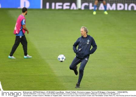 Aktuell Fußball, Champions League, Training FC Brügge in Manchester - MANCHESTER, UNITED KINGDOM: Club s head coach Michel Preud homme pictured during a training session of Belgian soccer team Club Brugge KV in Manchester, United Kingdom, Monday 17 August 2015. Tomorrow Club is playing British soccer club Manchester United ManU FC, the first leg game of the play-offs for the UEFA Champions League competition. BRUNOxFAHY  x04682399x