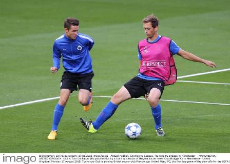 Aktuell Fußball, Champions League, Training FC Brügge in Manchester - MANCHESTER, UNITED KINGDOM: Club s Tom De Sutter (R) pictured during a training session of Belgian soccer team Club Brugge KV in Manchester, United Kingdom, Monday 17 August 2015. Tomorrow Club is playing British soccer club Manchester United ManU FC, the first leg game of the play-offs for the UEFA Champions League competition. BRUNOxFAHY  x04682402x