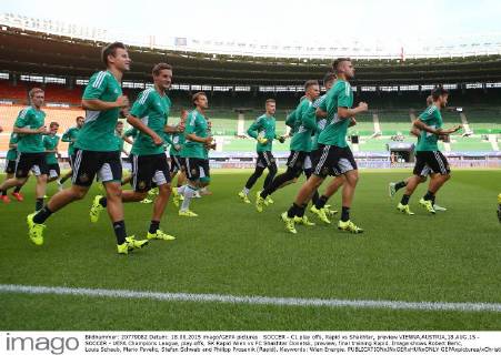 SOCCER - CL play offs, Rapid vs Shakhtar, preview VIENNA,AUSTRIA,18.AUG.15 - SOCCER - UEFA Champions League, play offs, SK Rapid Wien vs FC Shakhtar Donetsk, preview, final training Rapid. Image shows Robert Beric, Louis Schaub, Mario Pavelic, Stefan Schwab and Philipp Prosenik (Rapid). Keywords: Wien Energie. GEPAxpictures xChristianxOrt