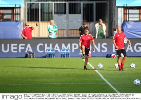 SOCCER - CL play offs, Rapid vs Shakhtar, preview VIENNA,AUSTRIA,18.AUG.15 - SOCCER - UEFA Champions League, play offs, SK Rapid Wien vs FC Shakhtar Donetsk, preview, final training Rapid. Image shows head coach Zoran Barisic and assistant coach Carsten Jancker (Rapid). Keywords: Wien Energie. GEPAxpictures xChristianxOrt