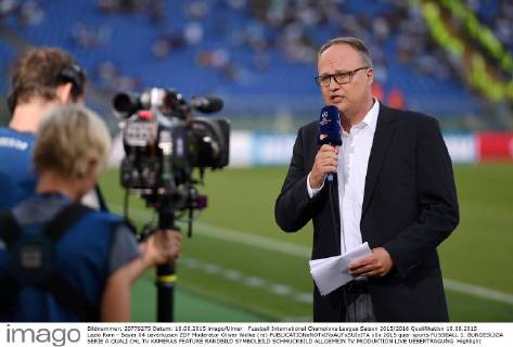 Fussball International Champions League Saison 2015 2016 Qualifikation 18.08.2015 Lazio Rom - Bayer 04 Leverkusen ZDF Moderator Oliver Welke (re) 