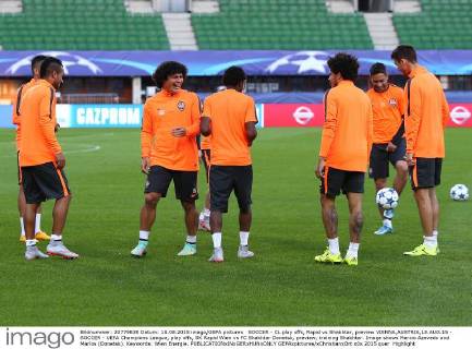 SOCCER - CL play offs, Rapid vs Shakhtar, preview VIENNA,AUSTRIA,18.AUG.15 - SOCCER - UEFA Champions League, play offs, SK Rapid Wien vs FC Shakhtar Donetsk, preview, training Shakhtar. Image shows Marcio Azevedo and Marlos (Donetsk). Keywords: Wien Energie. GEPAxpictures xChristianxOrt