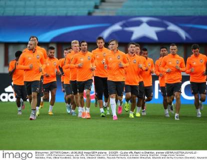SOCCER - CL play offs, Rapid vs Shakhtar, preview VIENNA,AUSTRIA,18.AUG.15 - SOCCER - UEFA Champions League, play offs, SK Rapid Wien vs FC Shakhtar Donetsk, preview, training Shakhtar. Image shows Yaroslav Rakitskiy, Fred, Viktor Kovalenko, Darijo Srna, Olexandr Gladkiy, Facundo Ferreyra, Vyacheslav Shevchuk, Eduardo and Serhiy Kryvtsov (Donetsk). Keywords: Wien Energie. GEPAxpictures xChristianxOrt