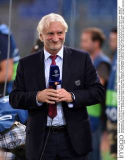 FUSSBALL CHAMPIONS LEAGUE SAISON 2015 2016 QUALIFIKATION Lazio Rom - Bayer 04 Leverkusen 18.08.2015 Gut gelaunt: Sportdirektor Rudi Voeller (Bayer 04 Leverkusen) 