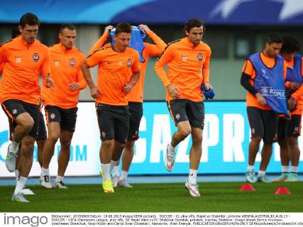 SOCCER - CL play offs, Rapid vs Shakhtar, preview VIENNA,AUSTRIA,18.AUG.15 - SOCCER - UEFA Champions League, play offs, SK Rapid Wien vs FC Shakhtar Donetsk, preview, training Shakhtar. Image shows Serhiy Kryvtsov, Vyacheslav Shevchuk, Vasyl Kobin and Darijo Srna (Donetsk). Keywords: Wien Energie. GEPAxpictures xChristianxOrt