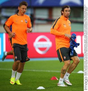 SOCCER - CL play offs, Rapid vs Shakhtar, preview VIENNA,AUSTRIA,18.AUG.15 - SOCCER - UEFA Champions League, play offs, SK Rapid Wien vs FC Shakhtar Donetsk, preview, training Shakhtar. Image shows Vasyl Kobin and Darijo Srna (Donetsk). Keywords: Wien Energie. GEPAxpictures xChristianxOrt