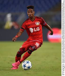 FUSSBALL CHAMPIONS LEAGUE SAISON 2015 2016 QUALIFIKATION Lazio Rom - Bayer 04 Leverkusen 18.08.2015 Wendell (Bayer 04 Leverkusen) am Ball 