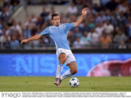 FUSSBALL CHAMPIONS LEAGUE SAISON 2015 2016 QUALIFIKATION Lazio Rom - Bayer 04 Leverkusen 18.08.2015 Miroslav Klose (Lazio Rom) am Ball 