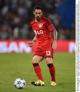 FUSSBALL CHAMPIONS LEAGUE SAISON 2015 2016 QUALIFIKATION Lazio Rom - Bayer 04 Leverkusen 18.08.2015 Roberto Hilbert (Bayer 04 Leverkusen) am Ball 