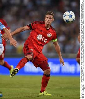 FUSSBALL CHAMPIONS LEAGUE SAISON 2015 2016 QUALIFIKATION Lazio Rom - Bayer 04 Leverkusen 18.08.2015 Lars Bender (Bayer 04 Leverkusen) am Ball 