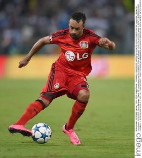 FUSSBALL CHAMPIONS LEAGUE SAISON 2015 2016 QUALIFIKATION Lazio Rom - Bayer 04 Leverkusen 18.08.2015 Karim Bellarabi (Bayer 04 Leverkusen) am Ball 