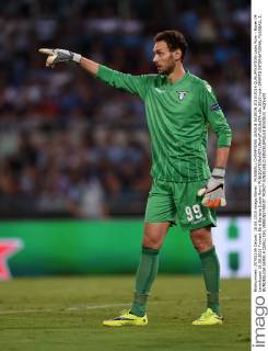 FUSSBALL CHAMPIONS LEAGUE SAISON 2015 2016 QUALIFIKATION Lazio Rom - Bayer 04 Leverkusen 18.08.2015 Torwart Etrit Berisha (Lazio Rom) 