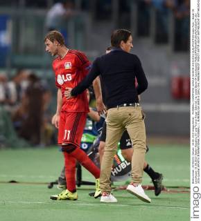 FUSSBALL CHAMPIONS LEAGUE SAISON 2015 2016 QUALIFIKATION Lazio Rom - Bayer 04 Leverkusen 18.08.2015 Stefan Kiessling (li) und Trainer Roger Schmidt (re, beide Bayer 04 Leverkusen) 