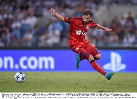 FUSSBALL CHAMPIONS LEAGUE SAISON 2015 2016 QUALIFIKATION Lazio Rom - Bayer 04 Leverkusen 18.08.2015 Admir Mehmedi (Bayer 04 Leverkusen) am Ball 