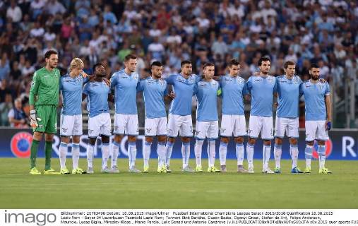 Fussball International Champions League Saison 2015 2016 Qualifikation 18.08.2015 Lazio Rom - Bayer 04 Leverkusen Teambild Lazio Rom; Torwart Etrit Berisha, Dusan Basta, Ogenyi Onazi, Stefan de Vrij, Felipe Anderson, Mauricio, Lucas Biglia, Miroslav Klose , Marco Parolo, Lulic Senad und Antonio Candreva (v.li.)