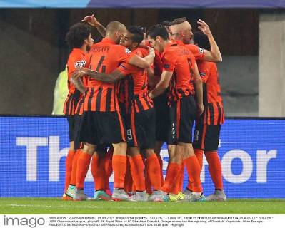 SOCCER - CL play off, Rapid vs Shakhtar VIENNA,AUSTRIA,19.AUG.15 - SOCCER - UEFA Champions League, play off, SK Rapid Wien vs FC Shakhtar Donetsk. Image shows the the rejoicing of Donetsk. Keywords: Wien Energie. GEPAxpictures xChristianxOrt
