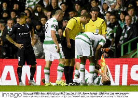 Aug. 19, 2015 - Glasgow, Skottland - 150819 Celtics Mikael Lustig ligger skadad under fotbollsmatchen mellan Celtic och Malmö FF i kvalet till Champions League den 19 augusti 2015 i Glasgow..Foto: News - Aug. 19, 2015 - ZUMAb138