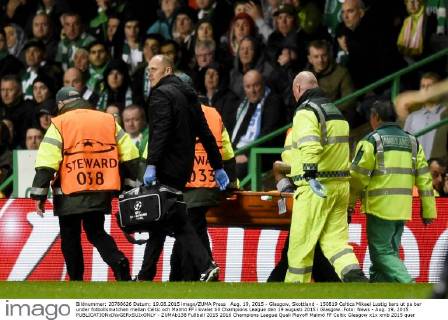 Aug. 19, 2015 - Glasgow, Skottland - 150819 Celtics Mikael Lustig bars ut pa bar under fotbollsmatchen mellan Celtic och Malmö FF i kvalet till Champions League den 19 augusti 2015 i Glasgow..Foto: News - Aug. 19, 2015 - ZUMAb138