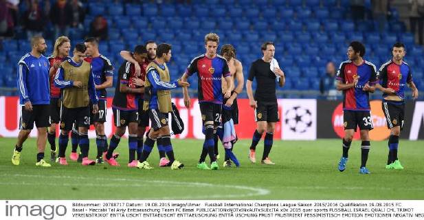 Fussball International Champions League Saison 2015 2016 Qualifikation 19.08.2015 FC Basel - Maccabi Tel Aviv Enttaeuschung Team FC Basel 