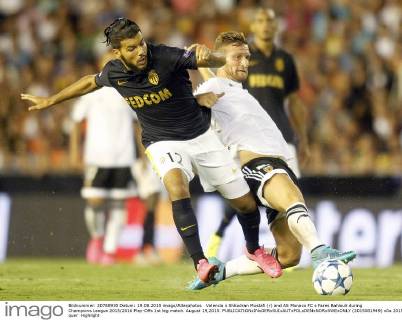 Valencia s Shkodran Mustafi (r) and AS Monaco FC s Fares Bahlouli during Champions League 2015 2016 Play-Offs 1st leg match. August 19,2015.  (2015081949)