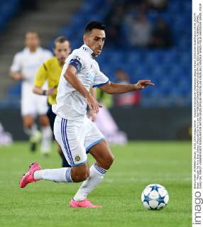 Fussball International Champions League Saison 2015 2016 Qualifikation 19.08.2015 FC Basel - Maccabi Tel Aviv Eran Zahavi (Maccabi Tel Aviv) am Ball